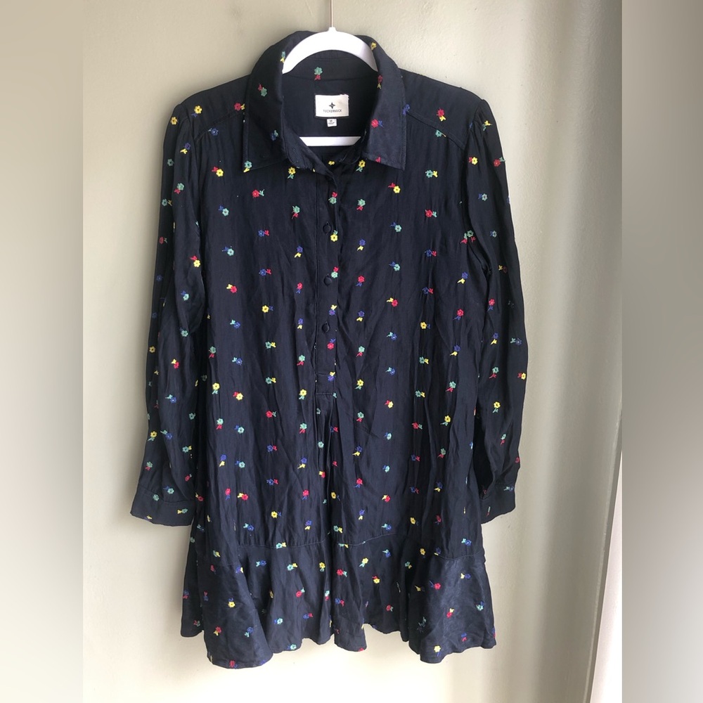 Tuckernuck Navy Floral Embroidered Dress Long Sleeve Collared Button Size: M